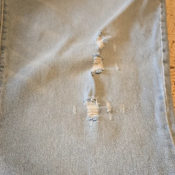 Sonoma Light Blue Straight Fit Jeans With Some Distressing - Picture 2 of 7